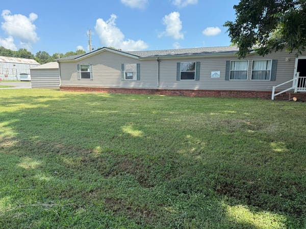 203 Oak Street photo 2