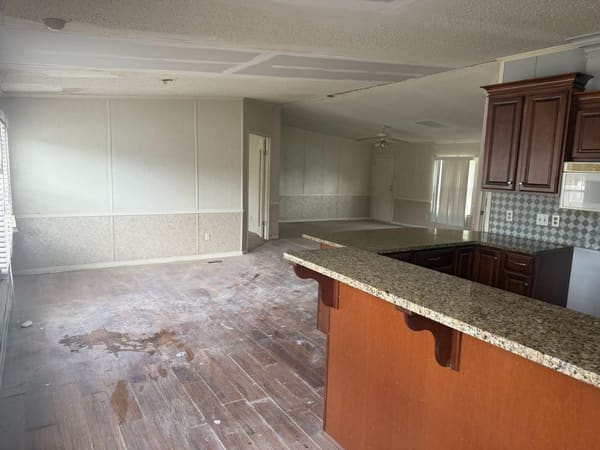 203 Oak Street photo 18