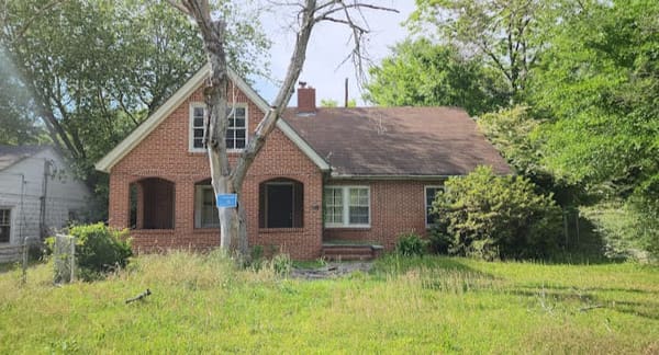 129 Hillcrest Drive photo 1