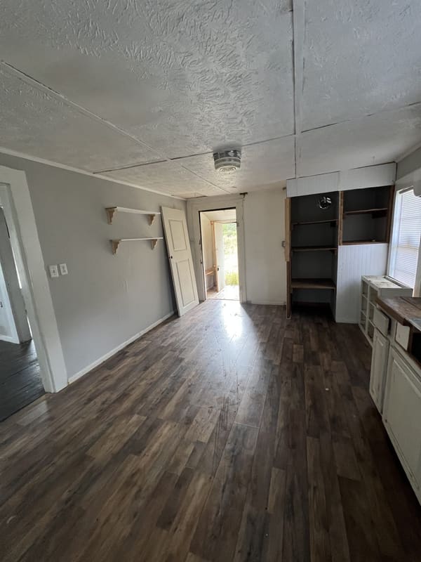 1557 US Highway 221 photo 9
