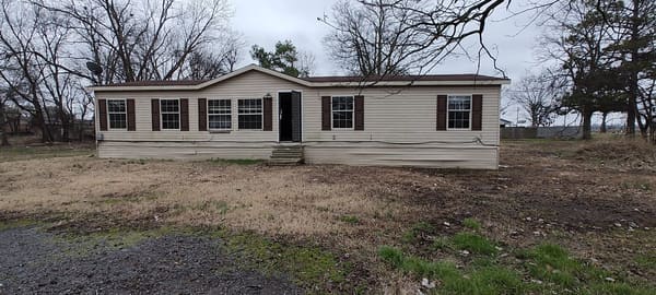 423 Thompson Street photo 1