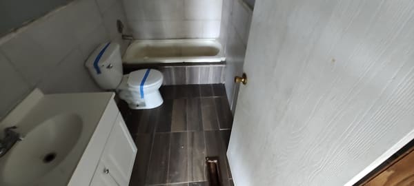 423 Thompson Street photo 6