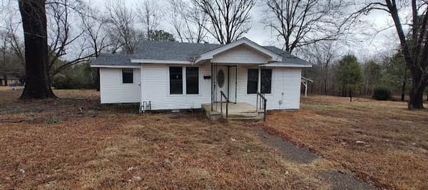 674 Tate Street photo 1
