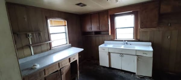 674 Tate Street photo 6