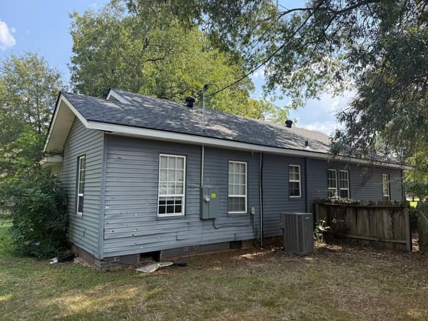 209 East Maple Street photo 4