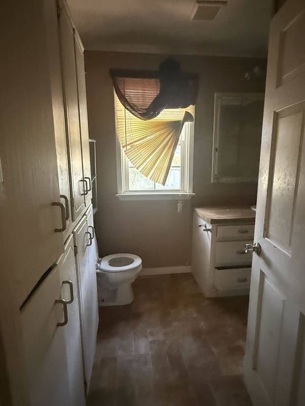 209 East Maple Street photo 7