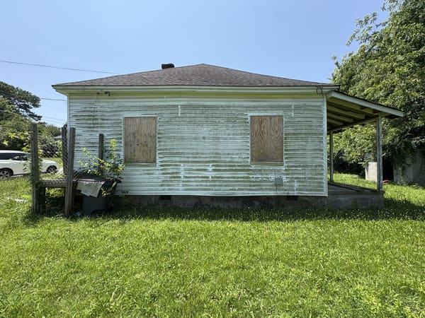 334 Matthews St  photo 2