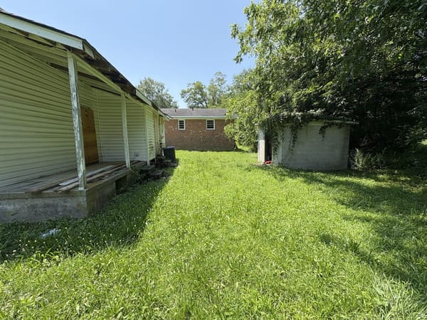 334 Matthews St  photo 3