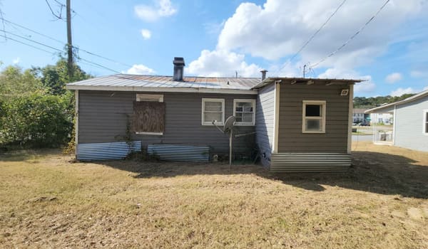 2114 S Madison Street photo 2