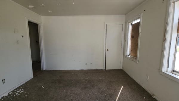 2114 S Madison Street photo 6