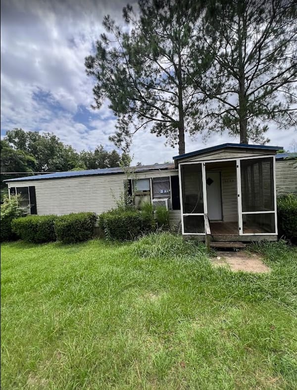 6096 Collins Street photo 1
