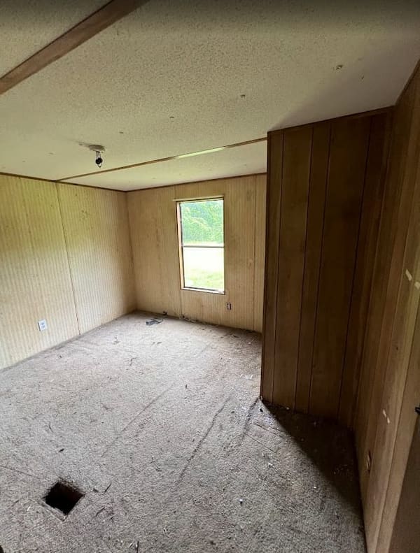 6096 Collins Street photo 7