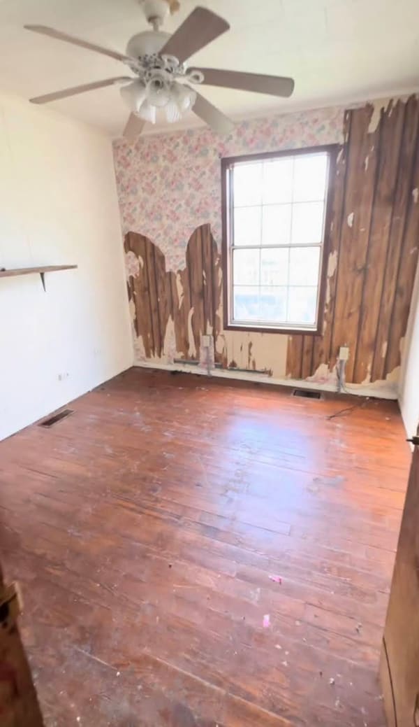 307 SW May Ave photo 3