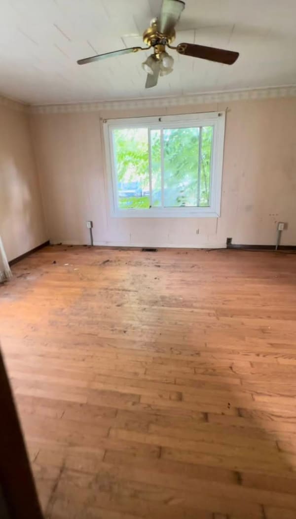 307 SW May Ave photo 5