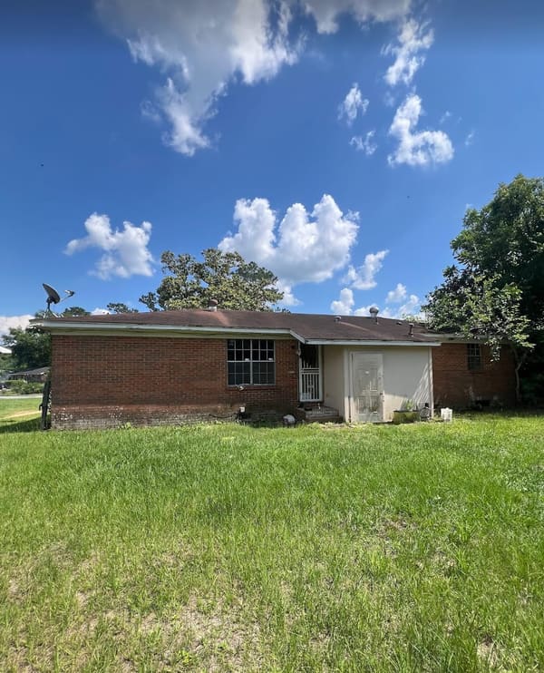 916 Jamestown Drive photo 2