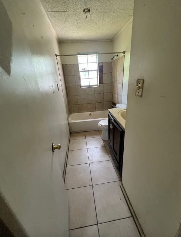916 Jamestown Drive photo 9