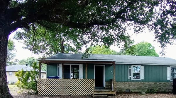 203 NW 2nd Street photo 2