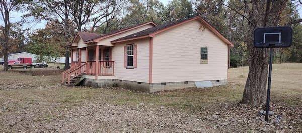 323 Phillips Rd 325 photo 2