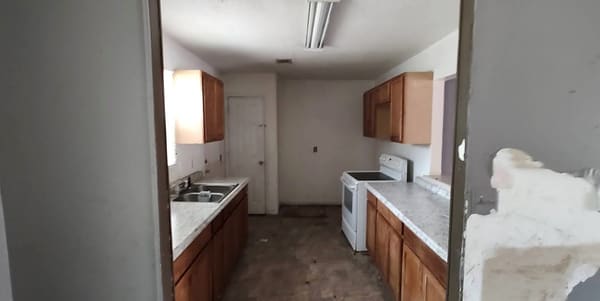 323 Phillips Rd 325 photo 5
