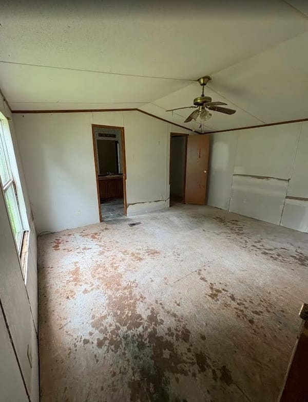 1894 Spring Rd photo 4