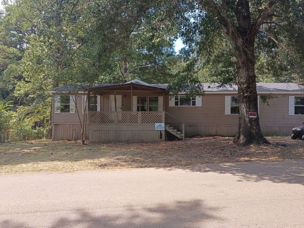 104 Appleridge Road photo 1