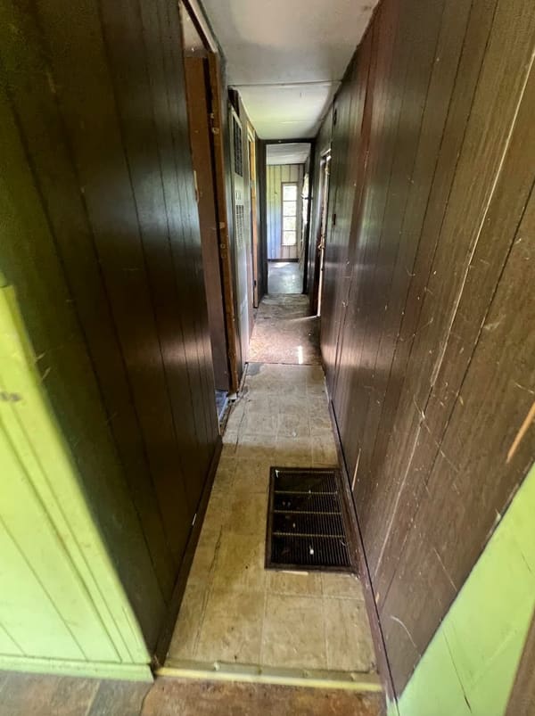 2215 Roosevelt Ave photo 4