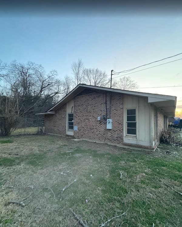 767 Queensbury Drive photo 2