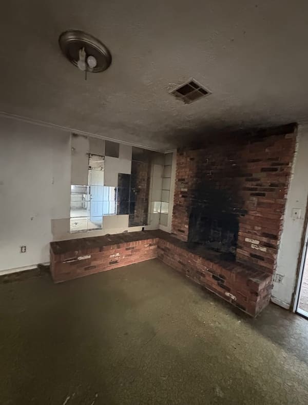767 Queensbury Drive photo 3