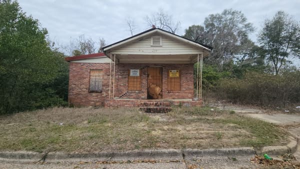 427 Dorsett Avenue photo 1