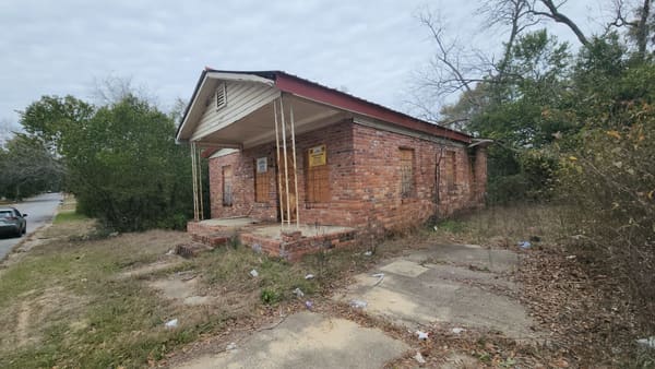427 Dorsett Avenue photo 2