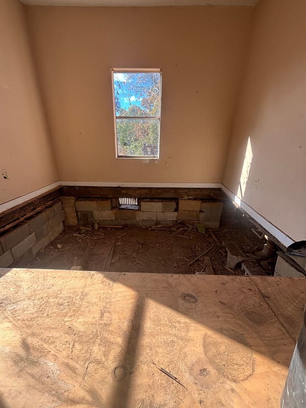 427 Dorsett Avenue photo 3