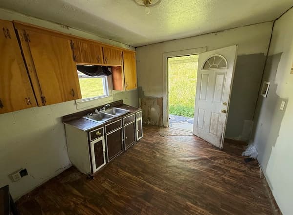 127 Whitley Street photo 4