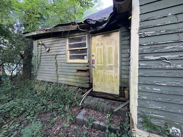 1059 Burton Avenue photo 4