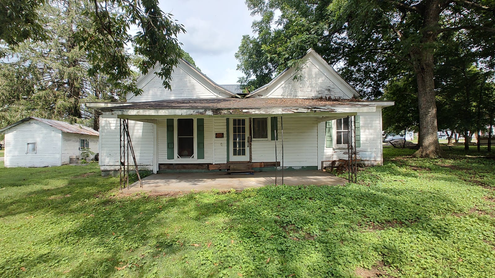 200 S Bratton Street