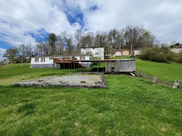 207 Chatham Drive photo 2