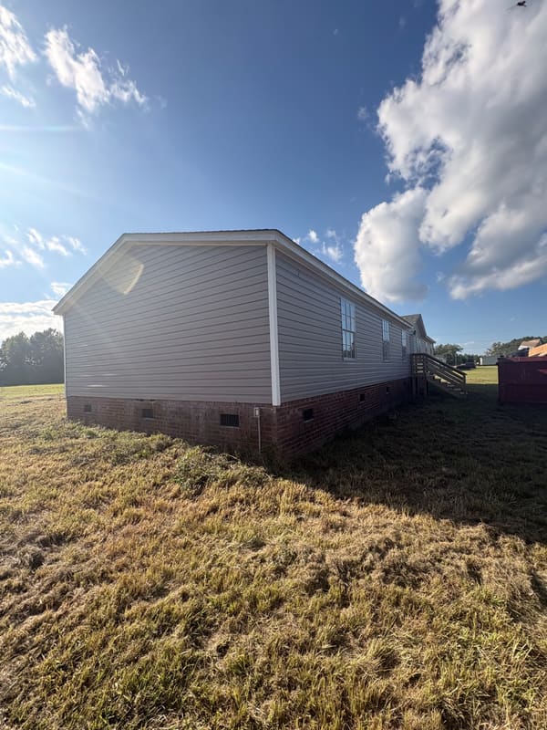 596 Emmett Ln photo 2