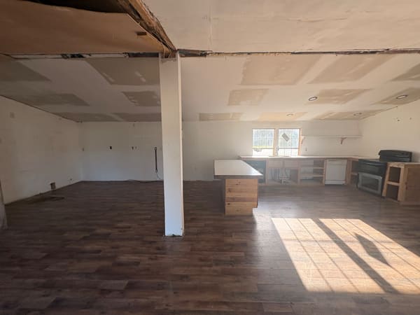 596 Emmett Ln photo 10