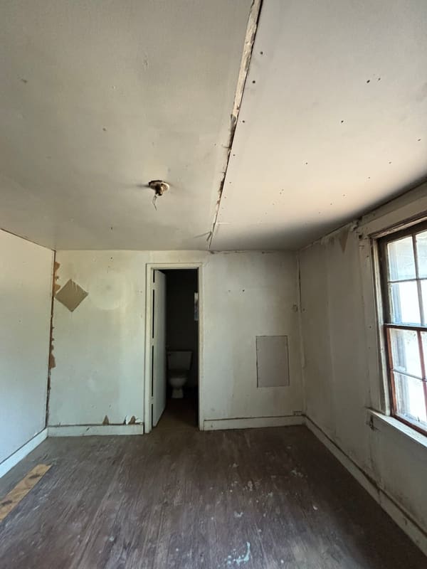 908 W Ingram Street photo 4